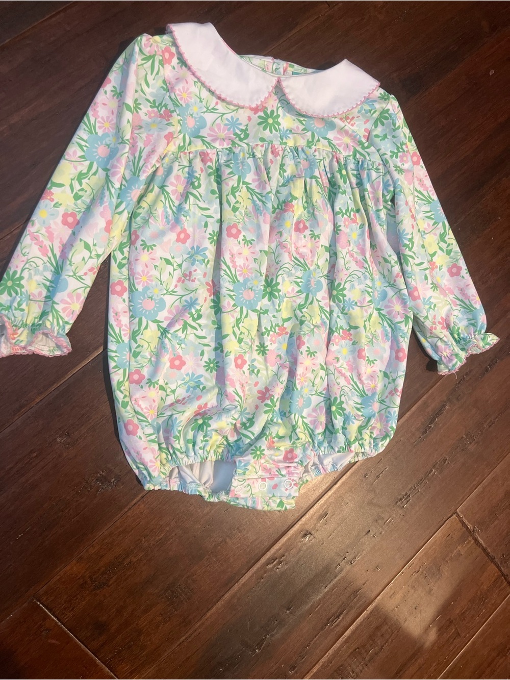 The Smocked Flamingo Girls' Floral long sleeve Bubble with Pink Trim - 2T